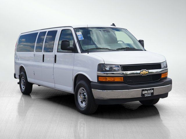 2025 Chevrolet Express LT