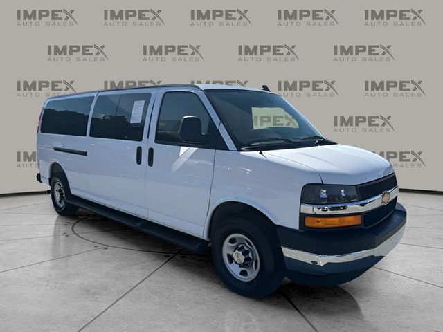 2025 Chevrolet Express LT