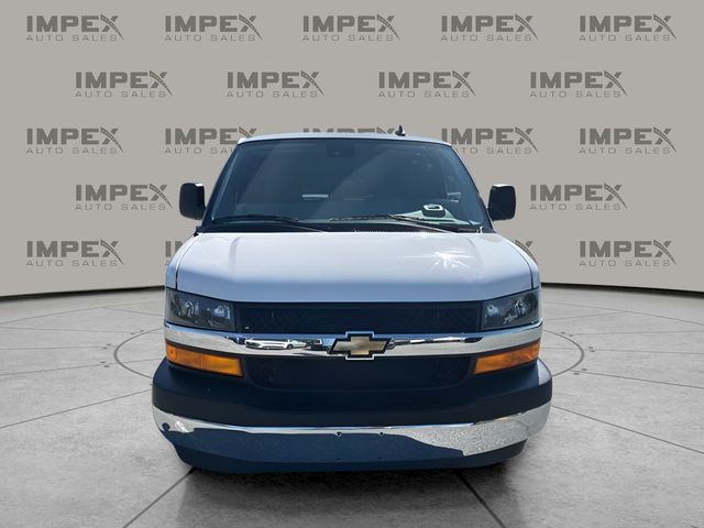 2025 Chevrolet Express LT