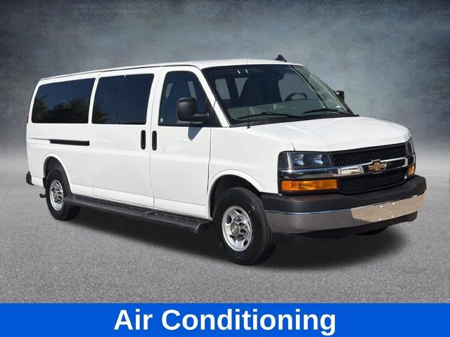 2025 Chevrolet Express LT