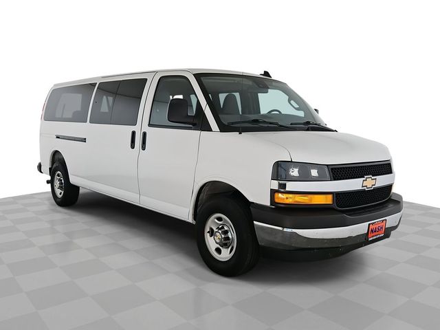 2025 Chevrolet Express LT
