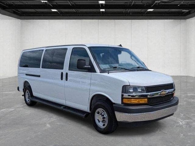 2025 Chevrolet Express LT