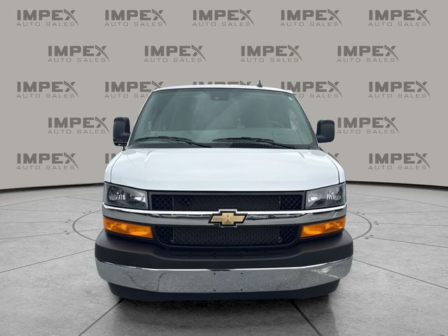 2025 Chevrolet Express LT