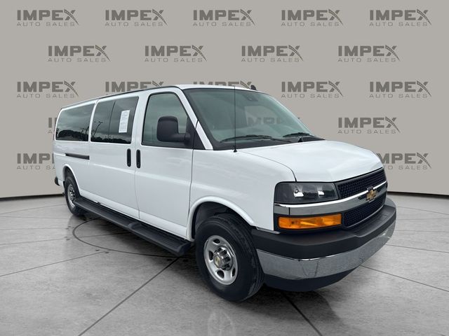 2025 Chevrolet Express LT