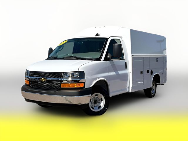 2025 Chevrolet Express Base