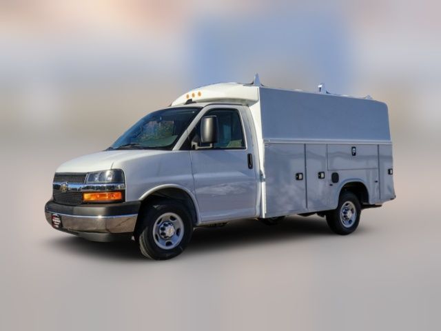 2025 Chevrolet Express Base