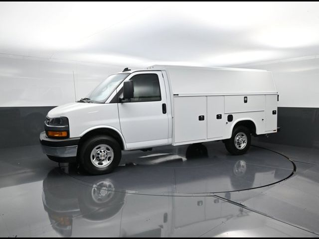 2025 Chevrolet Express Base