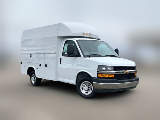 2025 Chevrolet Express Base