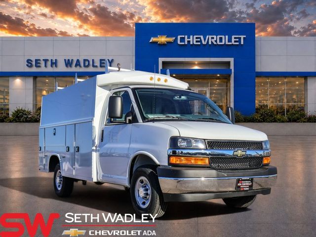 2025 Chevrolet Express Base