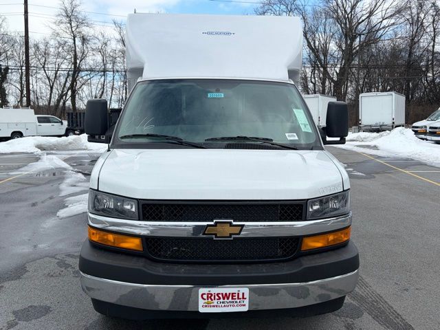 2025 Chevrolet Express Base