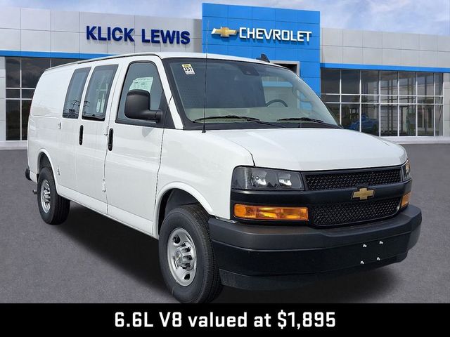 2025 Chevrolet Express Base
