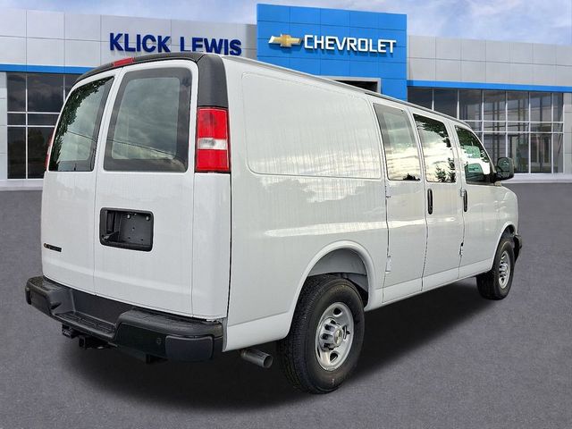 2025 Chevrolet Express Base