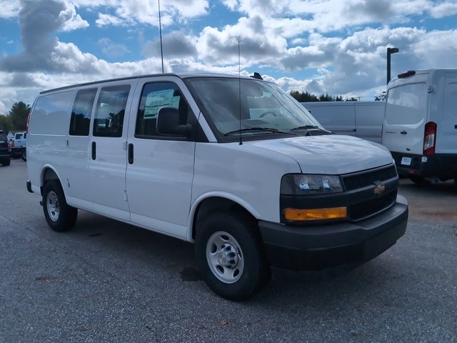 2025 Chevrolet Express Base