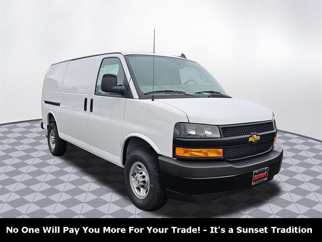 2025 Chevrolet Express Base