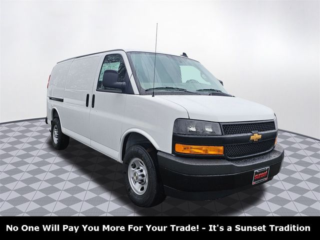 2025 Chevrolet Express Base