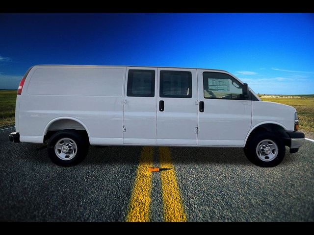 2025 Chevrolet Express Base