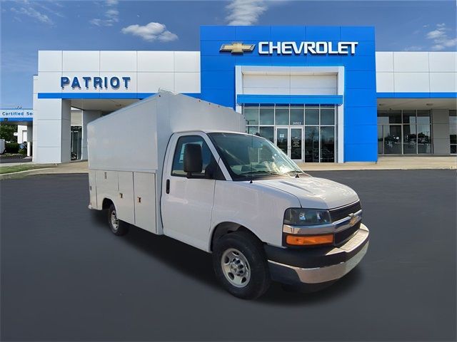 2025 Chevrolet Express Base