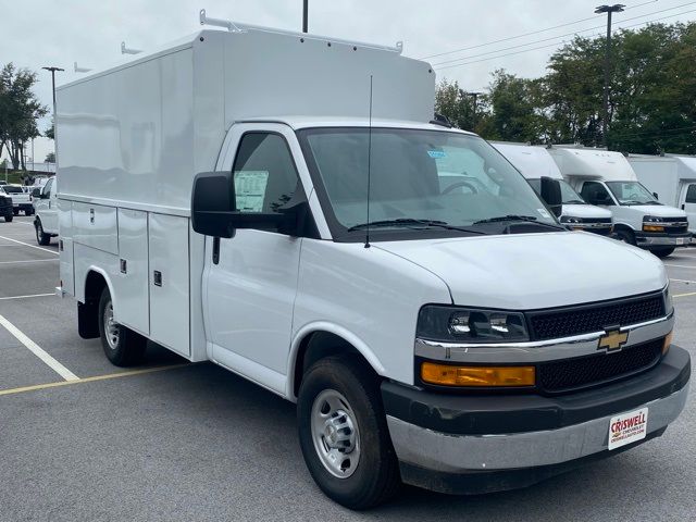 2025 Chevrolet Express Base
