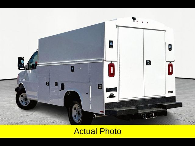 2025 Chevrolet Express Base