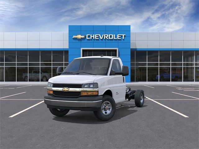 2025 Chevrolet Express Base