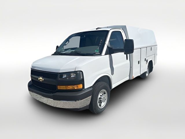 2025 Chevrolet Express Base