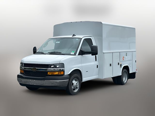 2025 Chevrolet Express Base