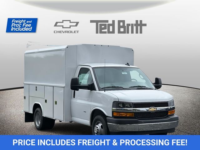 2025 Chevrolet Express Base