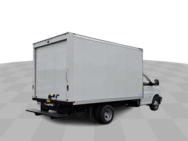 2025 Chevrolet Express Base