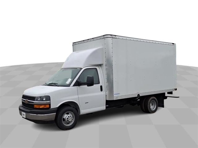 2025 Chevrolet Express Base