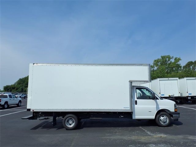 2025 Chevrolet Express Base