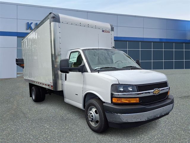 2025 Chevrolet Express Base