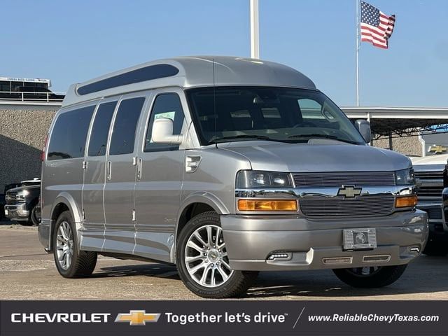 2025 Chevrolet Express Base