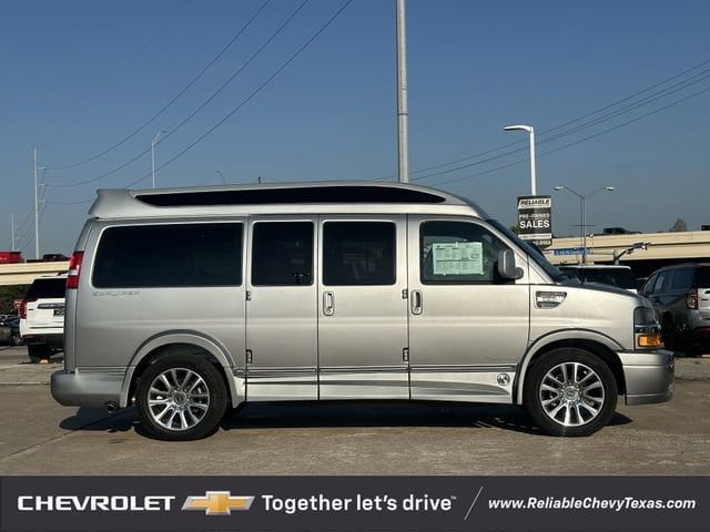 2025 Chevrolet Express Base