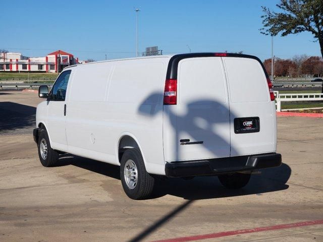 2025 Chevrolet Express Base