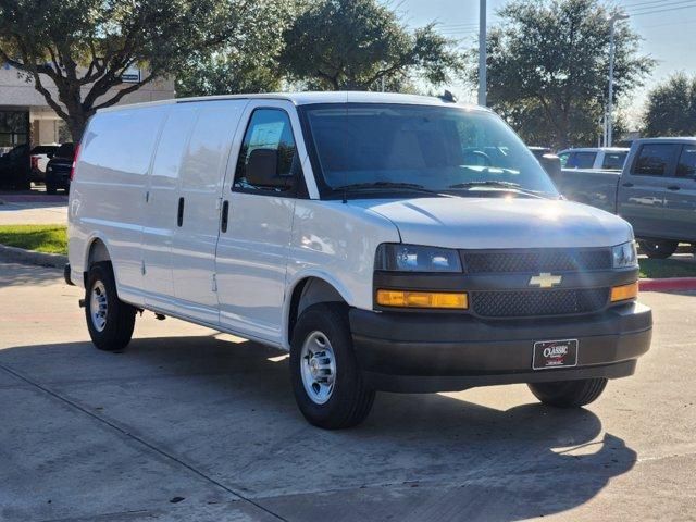 2025 Chevrolet Express Base