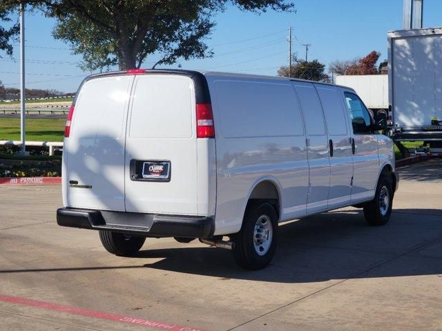 2025 Chevrolet Express Base