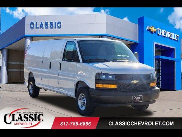 2025 Chevrolet Express Base