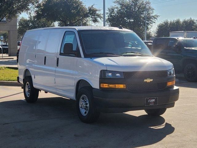 2025 Chevrolet Express Base