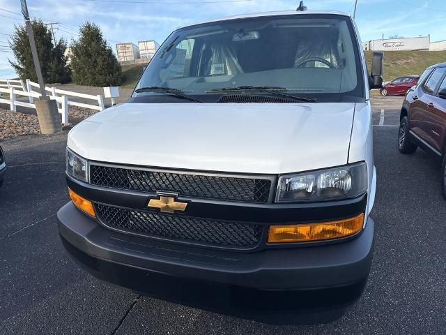 2025 Chevrolet Express Base