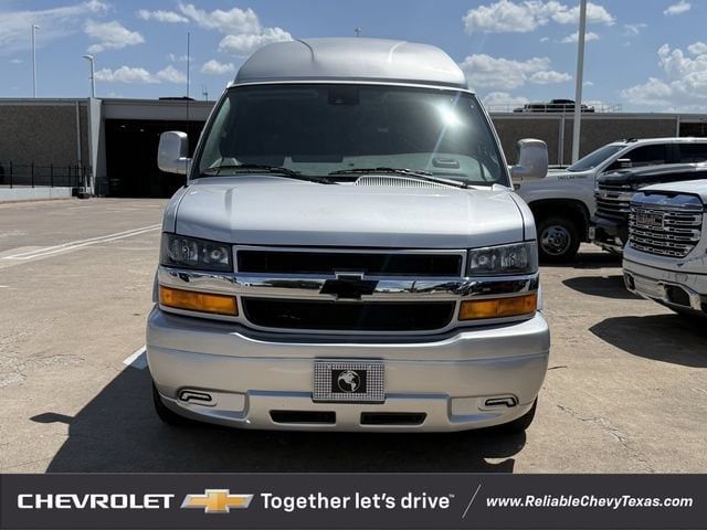 2025 Chevrolet Express Base