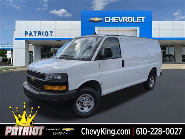 2025 Chevrolet Express Base