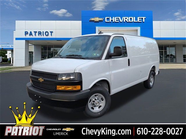 2025 Chevrolet Express Base