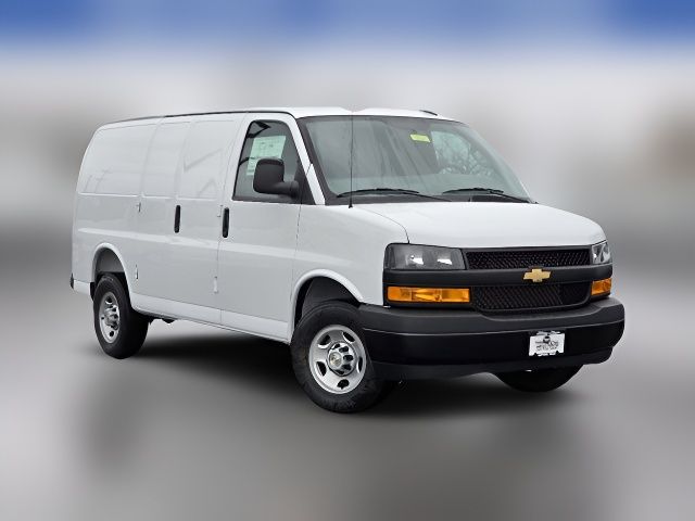 2025 Chevrolet Express Base