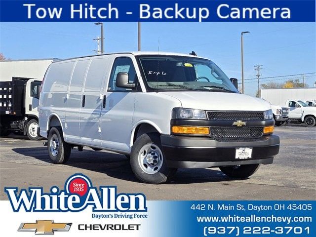 2025 Chevrolet Express Base