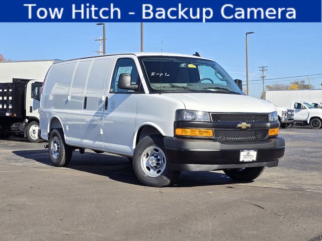 2025 Chevrolet Express Base