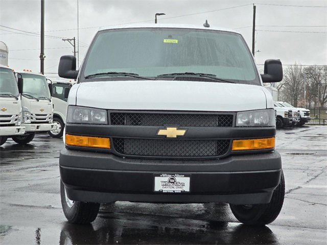 2025 Chevrolet Express Base