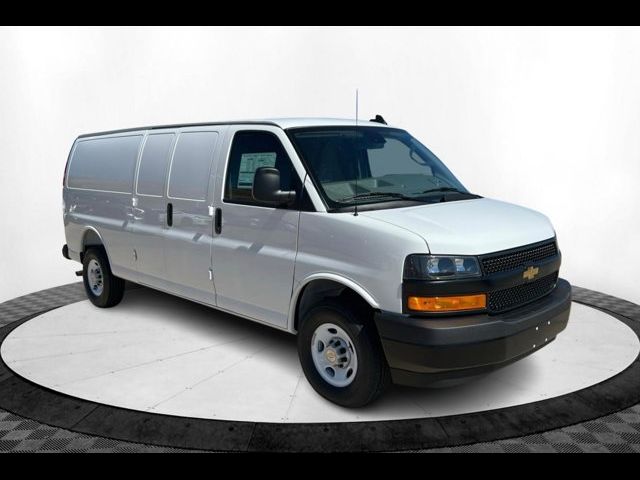 2025 Chevrolet Express Base
