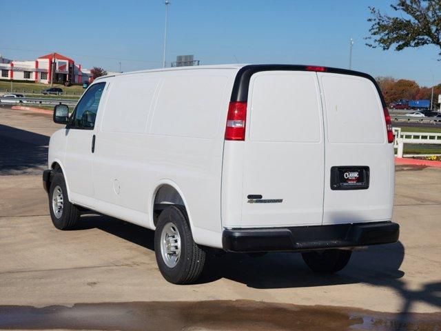 2025 Chevrolet Express Base