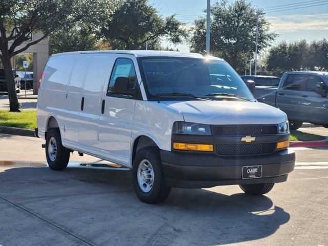 2025 Chevrolet Express Base