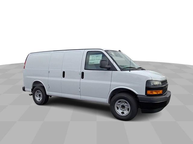 2025 Chevrolet Express Base